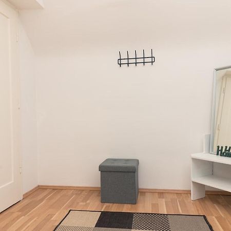 Milky Way Top Floor 2-Bedroom Apartment Air Condition 비엔나 외부 사진