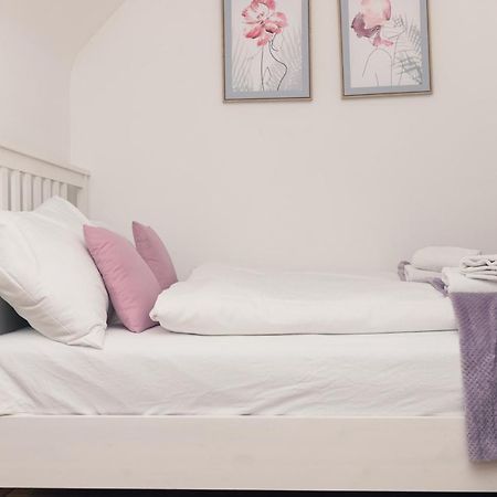 Milky Way Top Floor 2-Bedroom Apartment Air Condition 비엔나 외부 사진