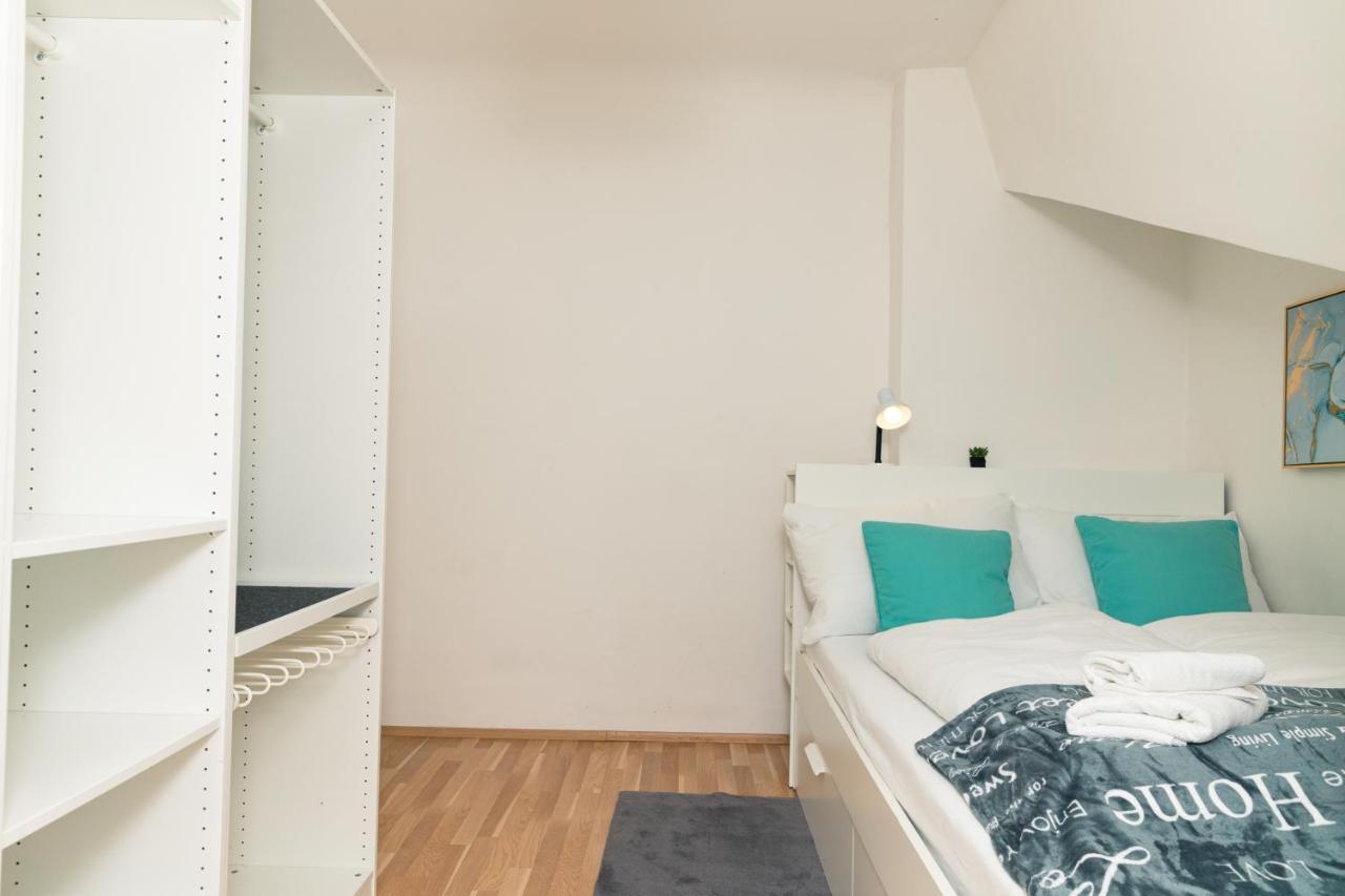 Milky Way Top Floor 2-Bedroom Apartment Air Condition 비엔나 외부 사진