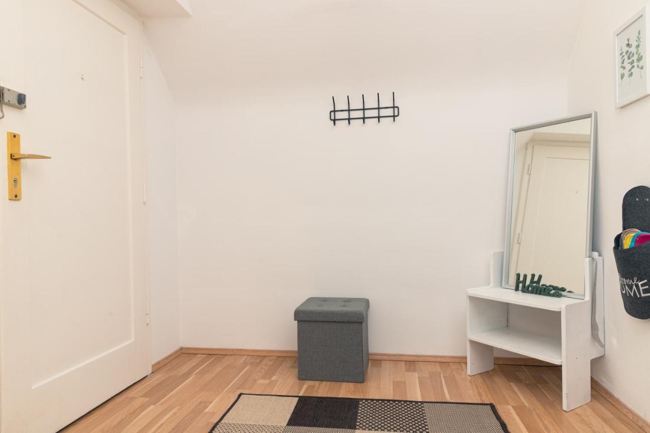 Milky Way Top Floor 2-Bedroom Apartment Air Condition 비엔나 외부 사진