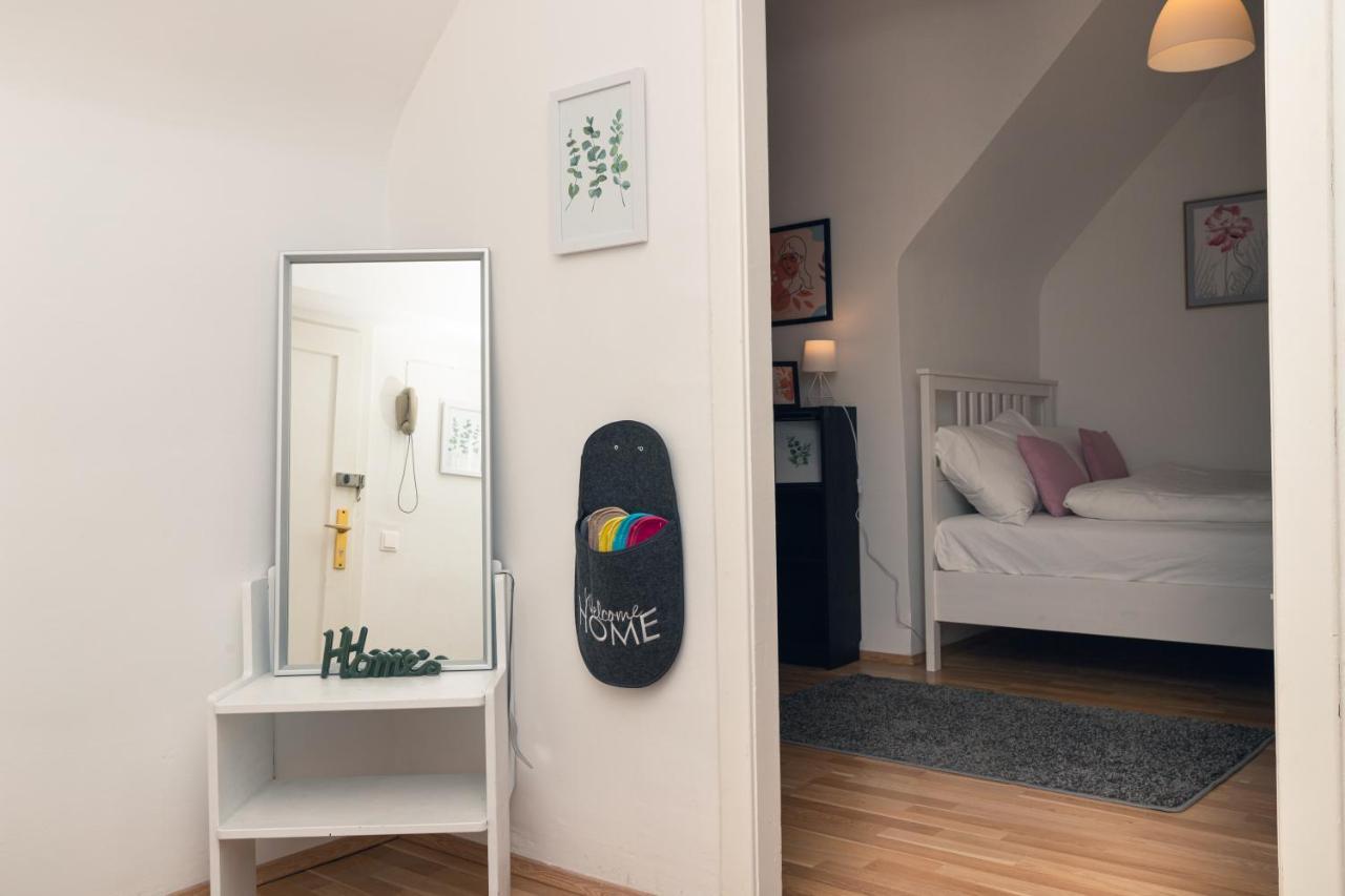 Milky Way Top Floor 2-Bedroom Apartment Air Condition 비엔나 외부 사진