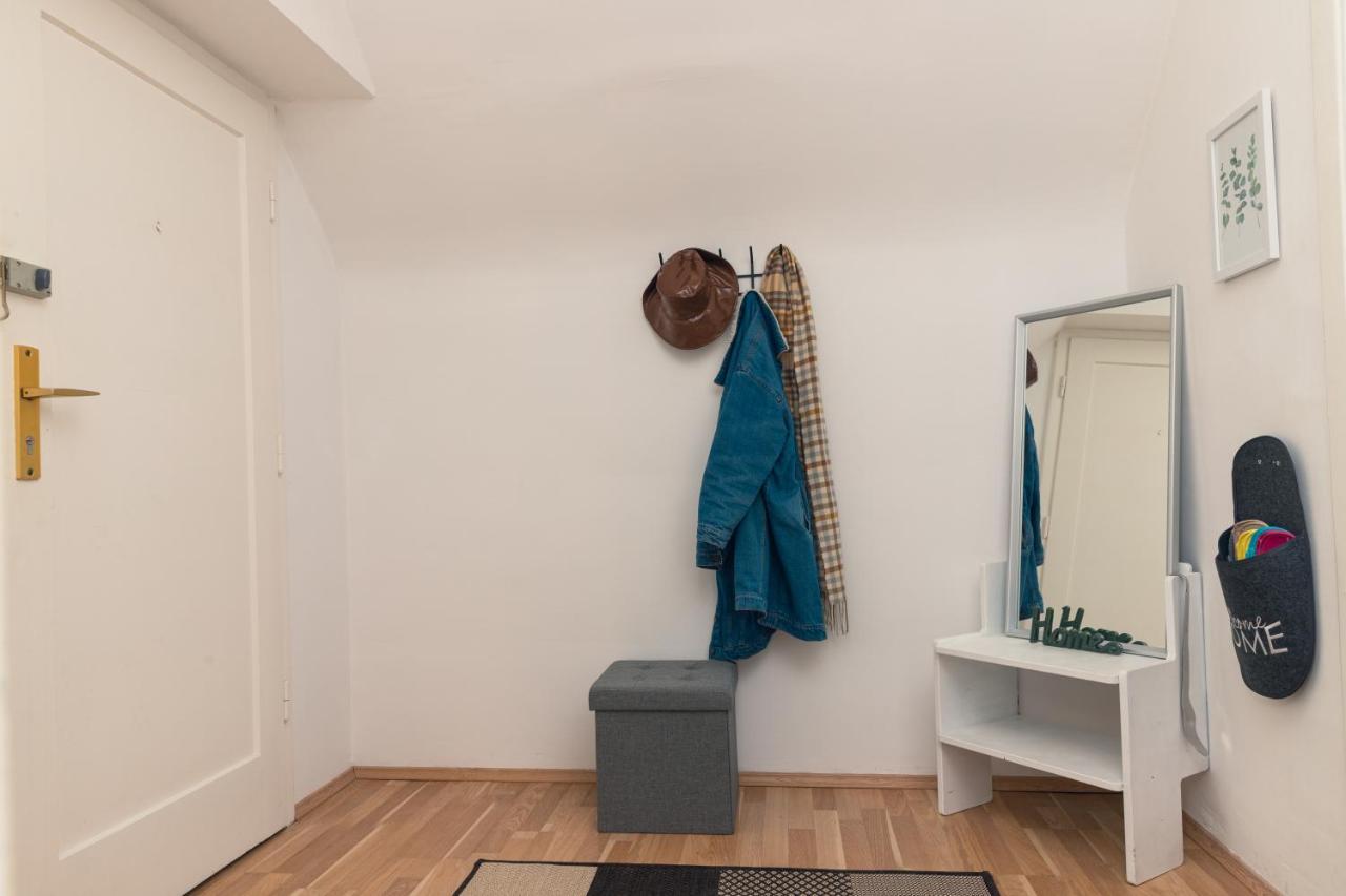 Milky Way Top Floor 2-Bedroom Apartment Air Condition 비엔나 외부 사진