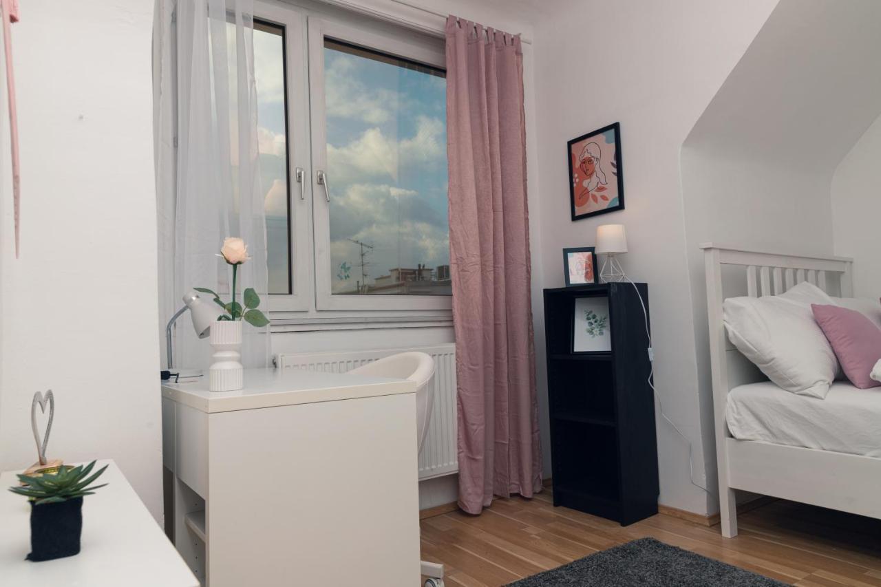 Milky Way Top Floor 2-Bedroom Apartment Air Condition 비엔나 외부 사진